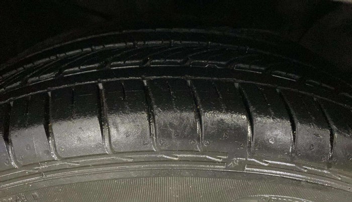 2015 Hyundai Creta SX PLUS 1.6 PETROL, Petrol, Manual, 55,015 km, Right Front Tyre Tread
