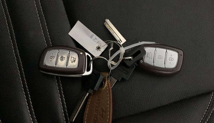 2015 Hyundai Creta SX PLUS 1.6 PETROL, Petrol, Manual, 55,015 km, Key Close Up