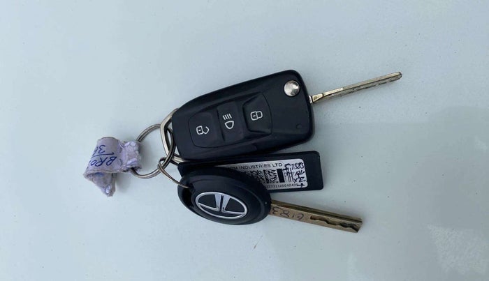 2020 Tata Tiago XZA PLUS PETROL, Petrol, Automatic, 40,347 km, Key Close Up