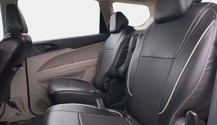 2018 Mahindra MARAZZO M4 7 STR, Diesel, Manual, 89,116 km, Right Side Rear Door Cabin