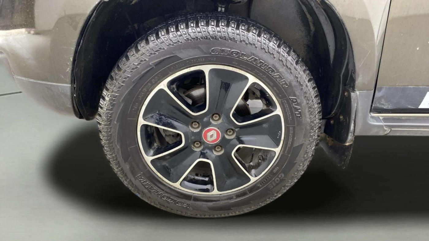 2018 Renault Duster RXS CVT, Petrol, Automatic, 69,819 km, Left Front Wheel