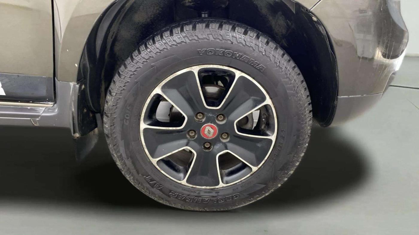 2018 Renault Duster RXS CVT, Petrol, Automatic, 69,819 km, Right Front Wheel