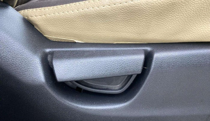 2021 Hyundai NEW SANTRO ASTA AMT, Petrol, Automatic, 31,402 km, Driver Side Adjustment Panel