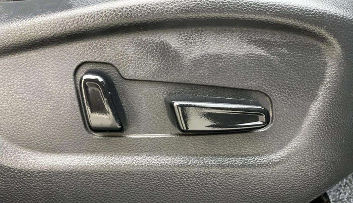 2020 KIA SELTOS GTX PLUS DCT 1.4 PETROL, Petrol, Automatic, 1,04,722 km, Driver Side Adjustment Panel