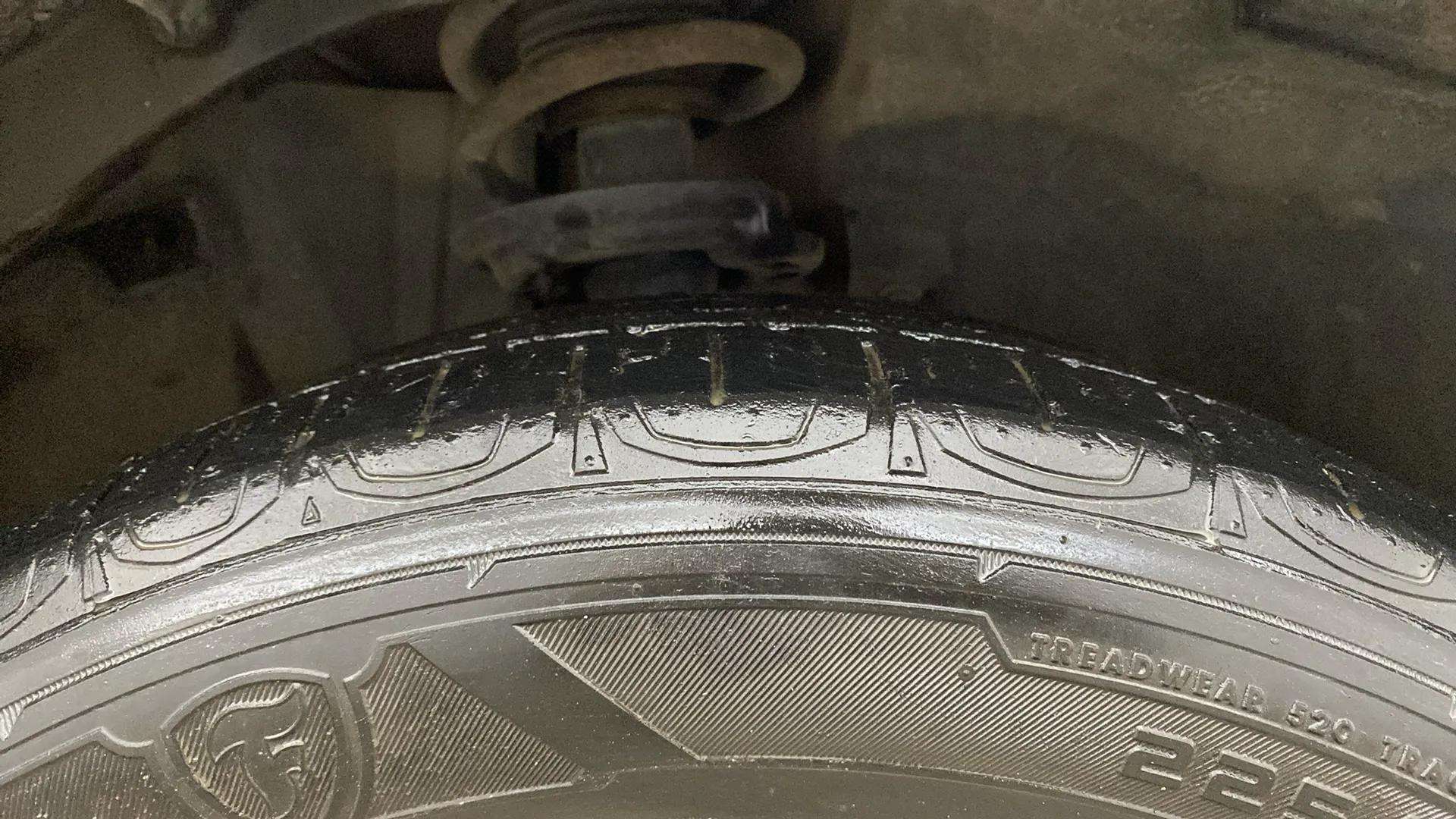 RHS-Front-Tyre-Tread-18