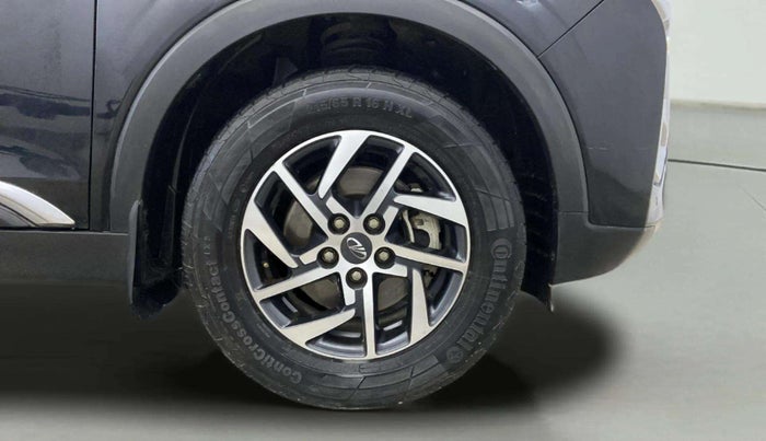 2022 Mahindra XUV300 W8 (O) 1.5 DIESEL, Diesel, Manual, 75,357 km, Right Front Wheel