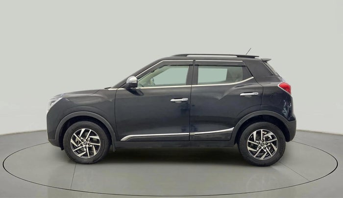 2022 Mahindra XUV300 W8 (O) 1.5 DIESEL, Diesel, Manual, 75,357 km, Left Side