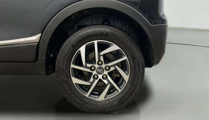 2022 Mahindra XUV300 W8 (O) 1.5 DIESEL, Diesel, Manual, 75,357 km, Left Rear Wheel