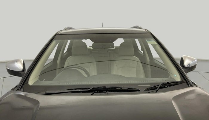 2022 Mahindra XUV300 W8 (O) 1.5 DIESEL, Diesel, Manual, 75,357 km, Front Windshield