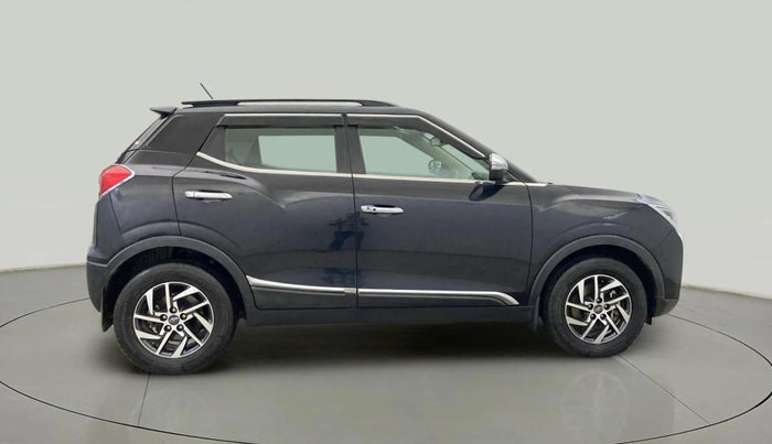 2022 Mahindra XUV300 W8 (O) 1.5 DIESEL, Diesel, Manual, 75,357 km, Right Side View