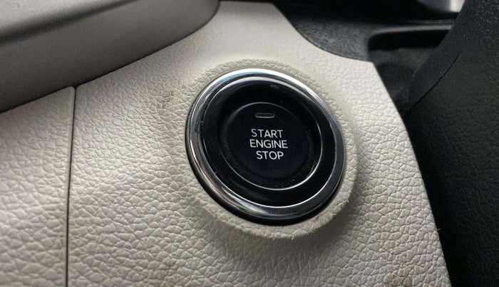 2022 Mahindra XUV300 W8 (O) 1.5 DIESEL, Diesel, Manual, 75,357 km, Keyless Start/ Stop Button