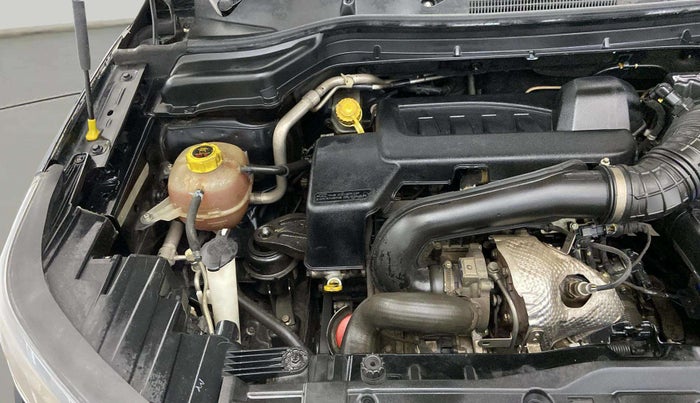 2022 Mahindra XUV300 W8 (O) 1.5 DIESEL, Diesel, Manual, 75,357 km, Engine View - Right