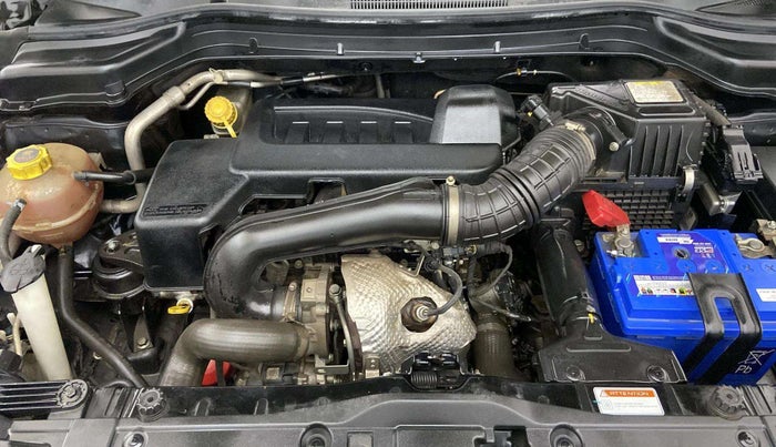 2022 Mahindra XUV300 W8 (O) 1.5 DIESEL, Diesel, Manual, 75,357 km, Engine View