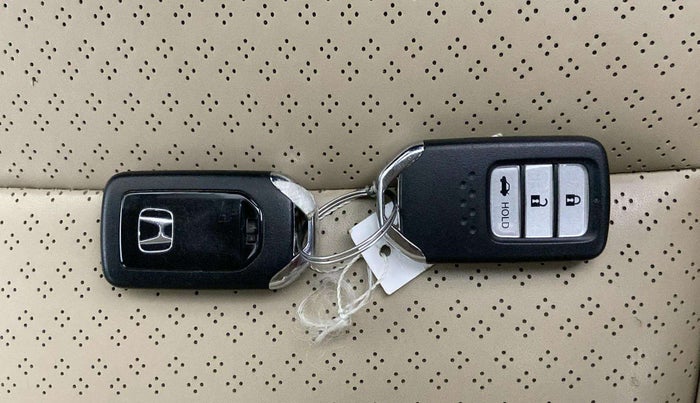 2022 Honda City 1.5L I-VTEC VX, Petrol, Manual, 48,610 km, Key Close Up