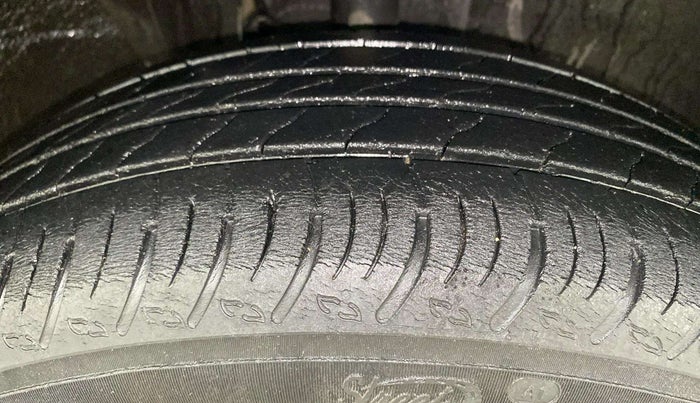 2021 Nissan MAGNITE XV PREMIUM, Petrol, Manual, 40,251 km, Right Front Tyre Tread