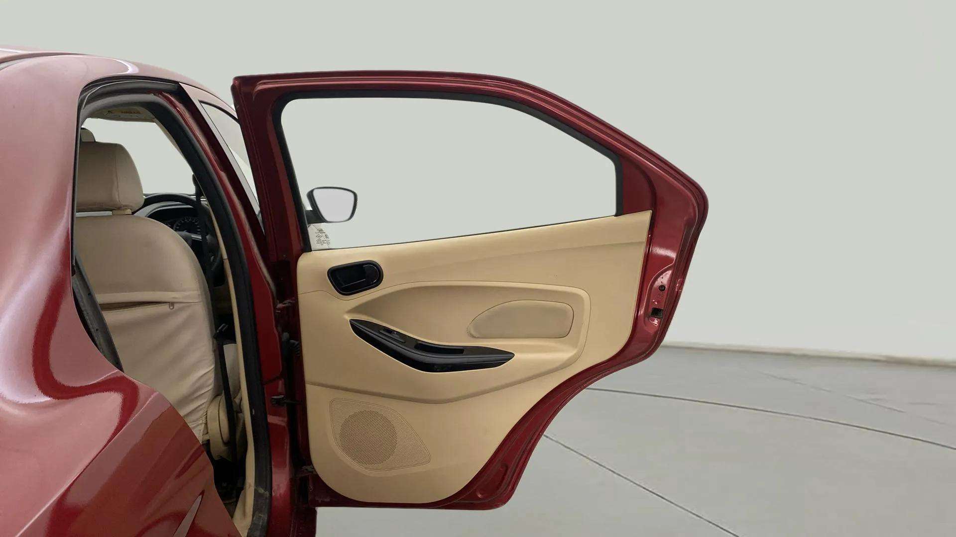 RHS-Rear-Door-Open-33