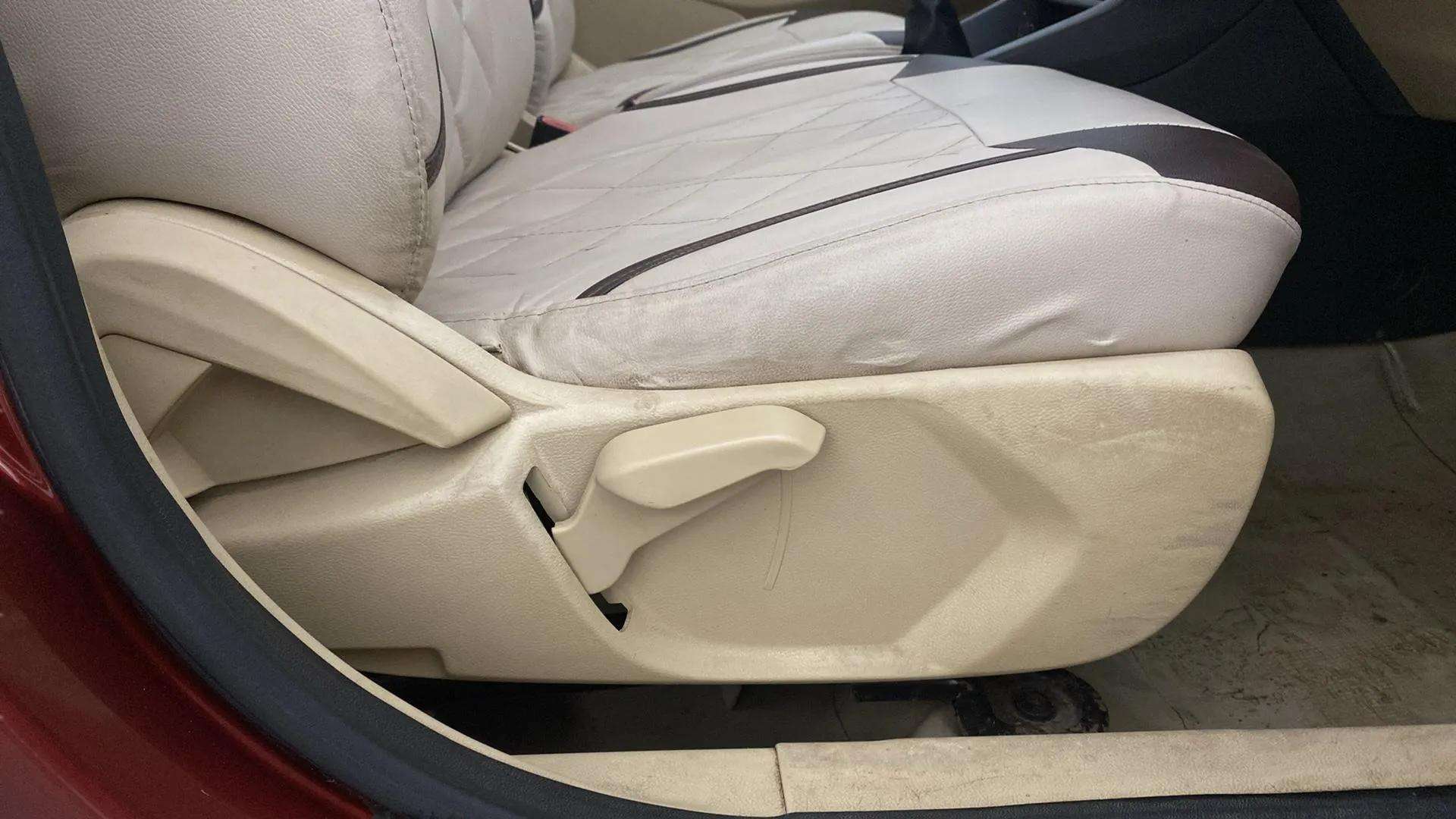 Driver-side-adjustment-panel-40