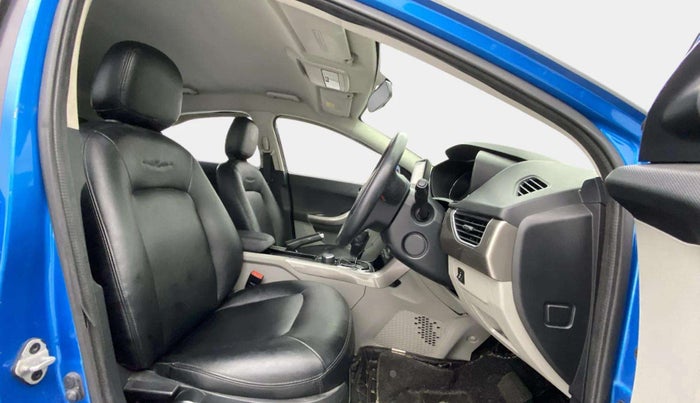 2018 Tata NEXON XZA PLUS DIESEL, Diesel, Automatic, 71,170 km, Right Side Front Door Cabin