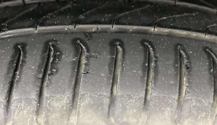 2018 Tata NEXON XZA PLUS DIESEL, Diesel, Automatic, 71,170 km, Right Front Tyre Tread