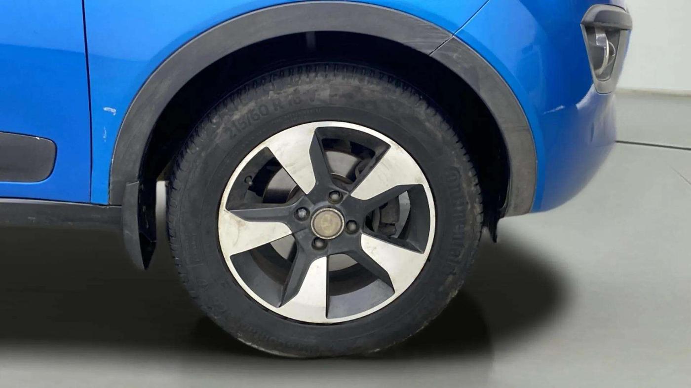 2018 Tata NEXON XZA PLUS DIESEL, Diesel, Automatic, 71,170 km, Right Front Wheel
