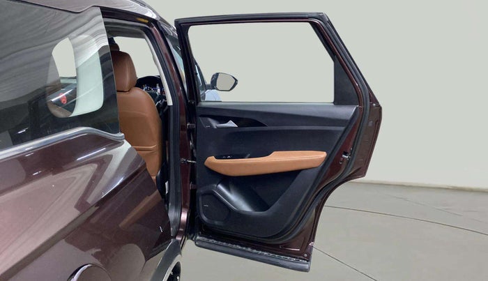 2021 MG HECTOR PLUS SHARP 2.0 DIESEL TURBO MT 6-STR, Diesel, Manual, 95,735 km, RHS Rear Door