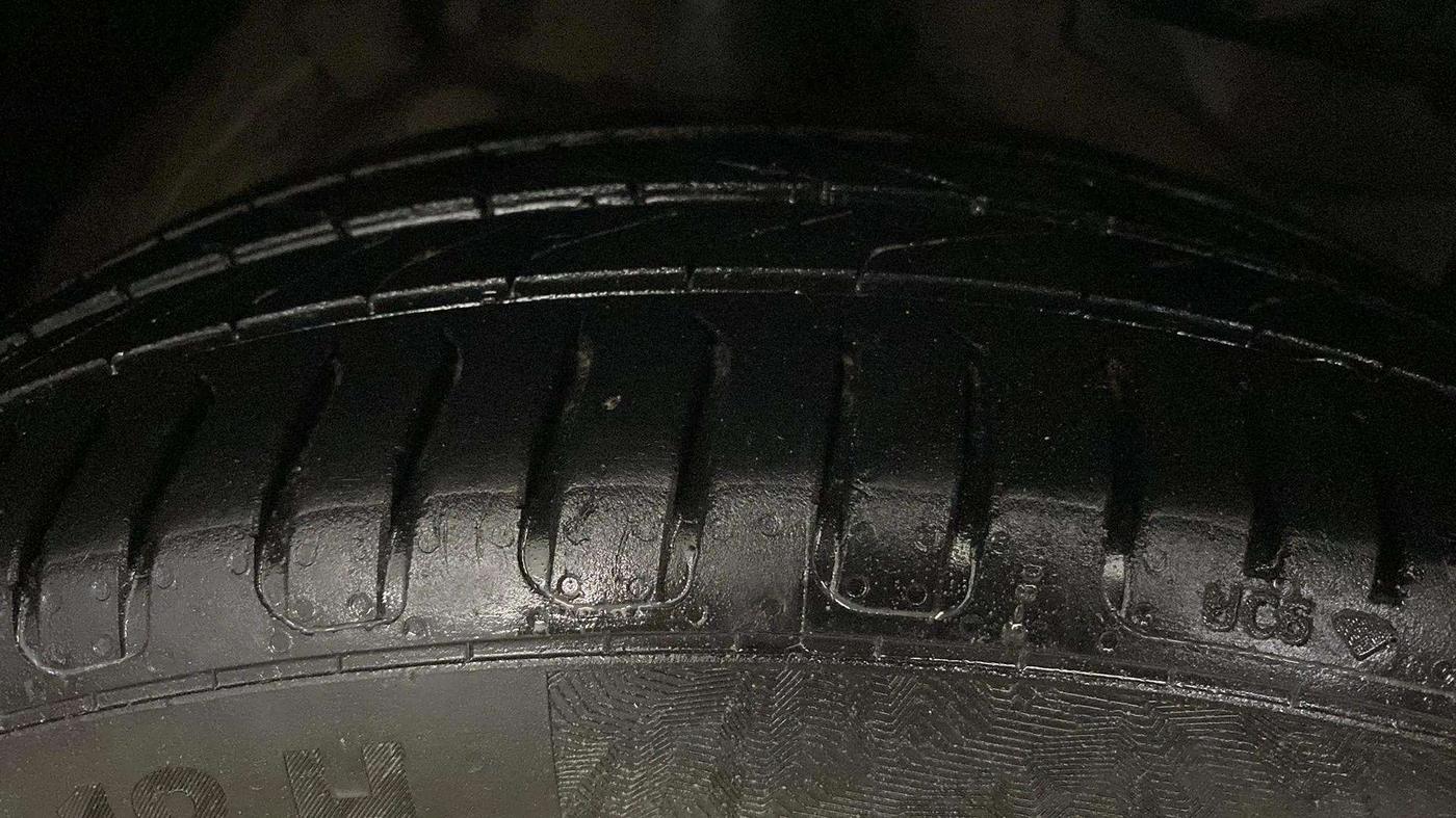 2021 MG HECTOR PLUS SHARP 2.0 DIESEL TURBO MT 6-STR, Diesel, Manual, 95,735 km, Right Front Tyre Tread