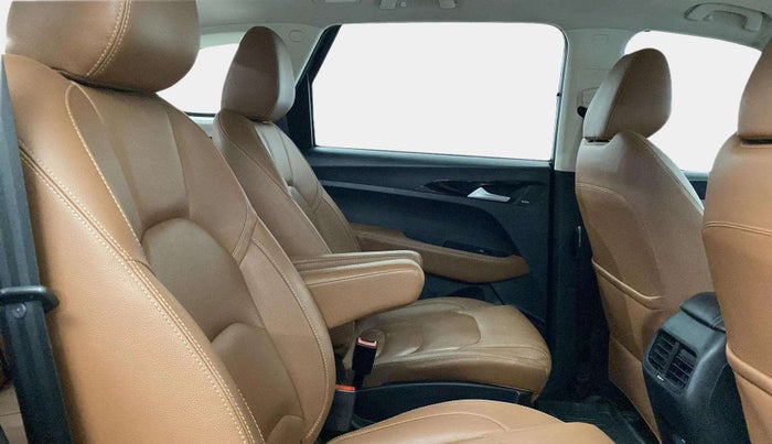 2021 MG HECTOR PLUS SHARP 2.0 DIESEL TURBO MT 6-STR, Diesel, Manual, 95,735 km, Right Side Rear Door Cabin