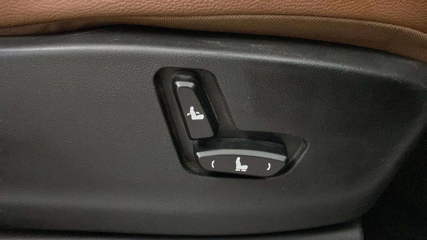 2021 MG HECTOR PLUS SHARP 2.0 DIESEL TURBO MT 6-STR, Diesel, Manual, 95,735 km, Driver Side Adjustment Panel