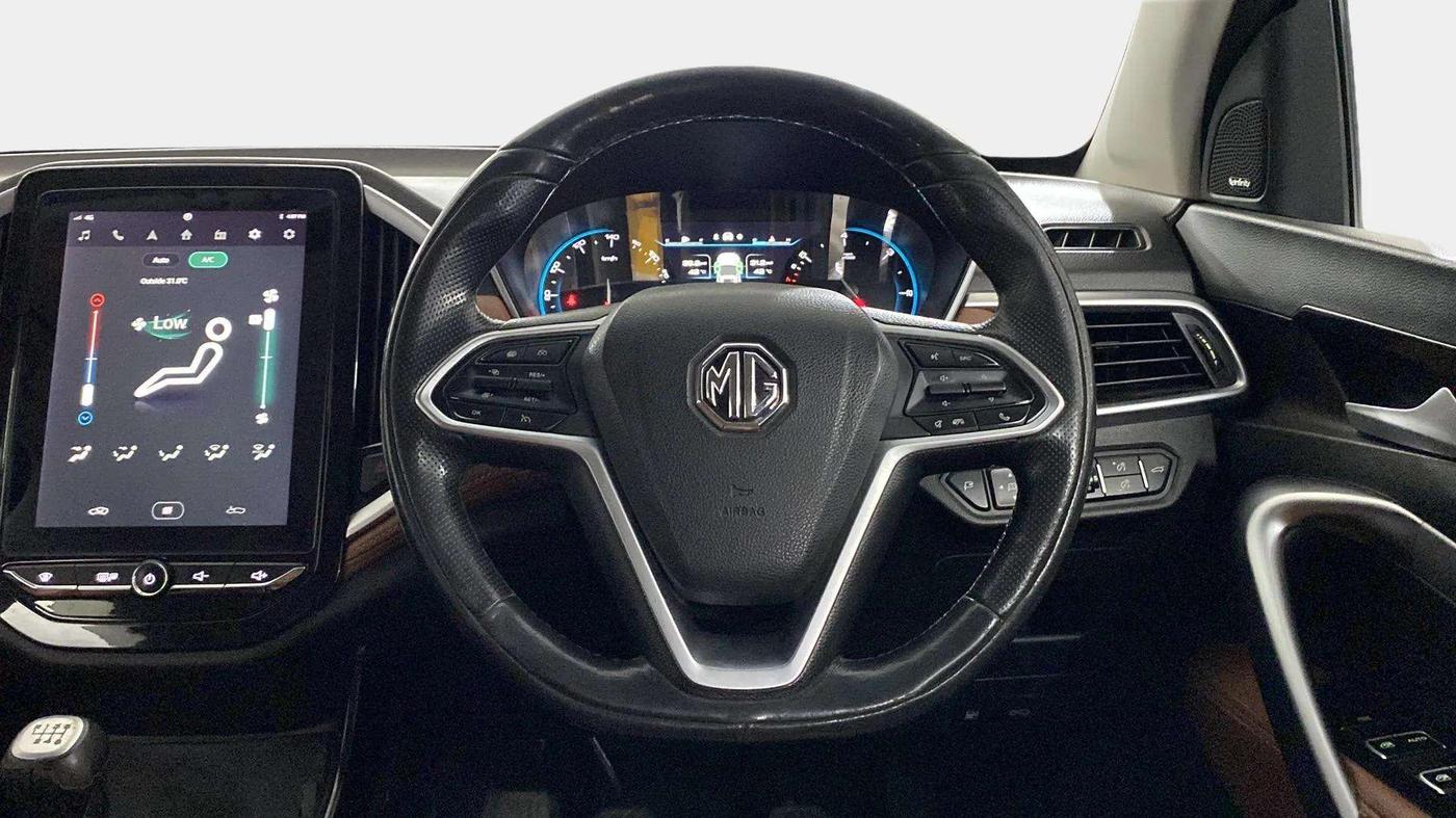 2021 MG HECTOR PLUS SHARP 2.0 DIESEL TURBO MT 6-STR, Diesel, Manual, 95,735 km, Steering Wheel Close Up