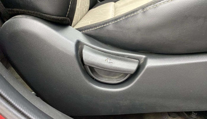 2017 Hyundai Grand i10 SPORTZ (O) AT 1.2 KAPPA VTVT, Petrol, Automatic, 78,983 km, Driver Side Adjustment Panel