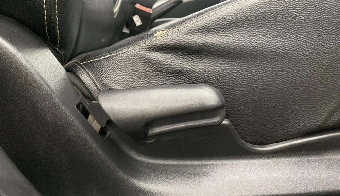 2022 Maruti S Cross SIGMA 1.5, Petrol, Manual, 35,811 km, Driver Side Adjustment Panel