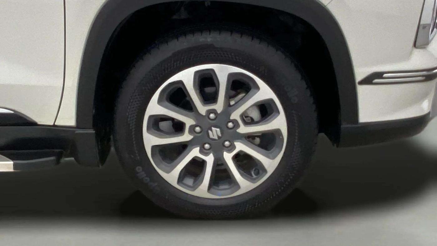 2024 Maruti Grand Vitara SIGMA SMART HYBRID, Petrol, Manual, 17,562 km, Right Front Wheel