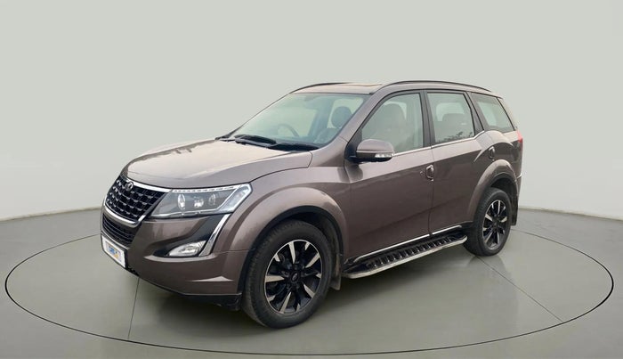2018 Mahindra XUV500 W11 AT, Diesel, Automatic, 64,925 km, Left Front Diagonal