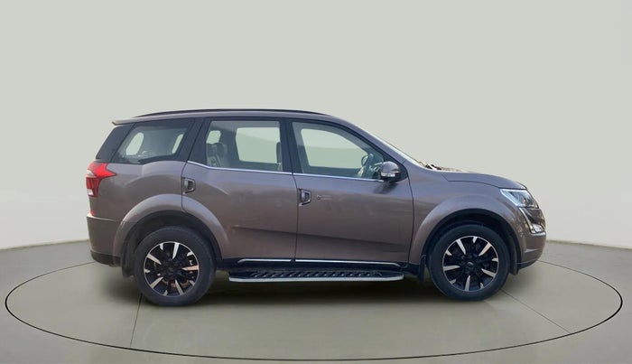 2018 Mahindra XUV500 W11 AT, Diesel, Automatic, 64,925 km, Right Side View