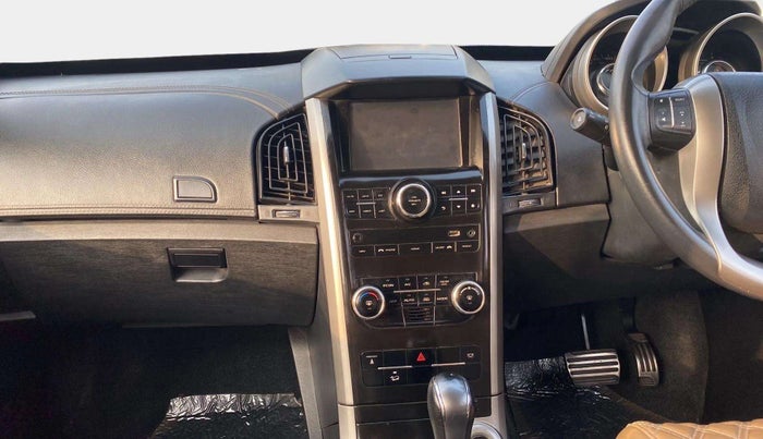 2018 Mahindra XUV500 W11 AT, Diesel, Automatic, 64,925 km, Air Conditioner