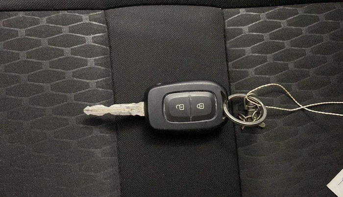 2022 Nissan MAGNITE XV EXECUTIVE, Petrol, Manual, 41,294 km, Key Close Up