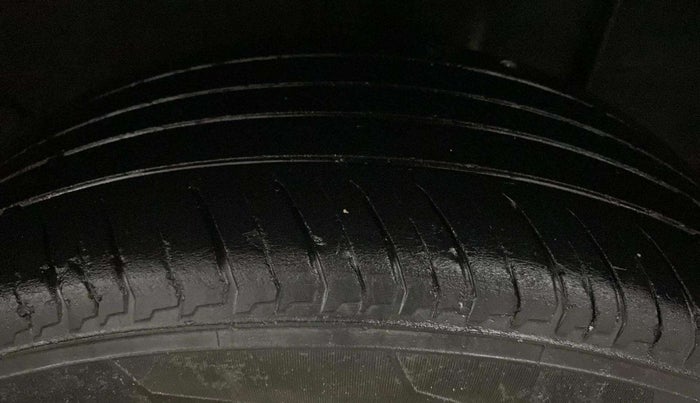 2022 Nissan MAGNITE XV EXECUTIVE, Petrol, Manual, 41,294 km, Left Rear Tyre Tread