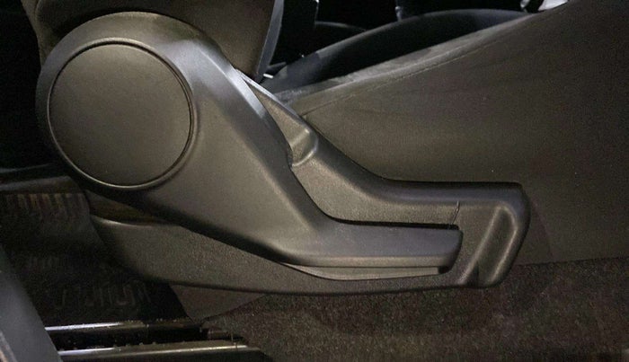 2018 Maruti IGNIS SIGMA 1.2, Petrol, Manual, 27,067 km, Driver Side Adjustment Panel