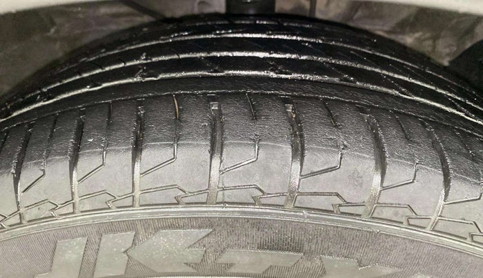 2016 Hyundai Creta SX PLUS AT 1.6 PETROL, Petrol, Automatic, 91,849 km, Right Front Tyre Tread