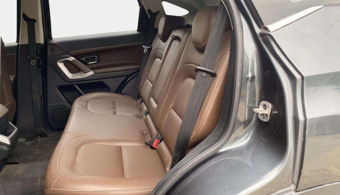 2019 Tata Harrier XZ 2.0L, Diesel, Manual, 96,002 km, Right Side Rear Door Cabin