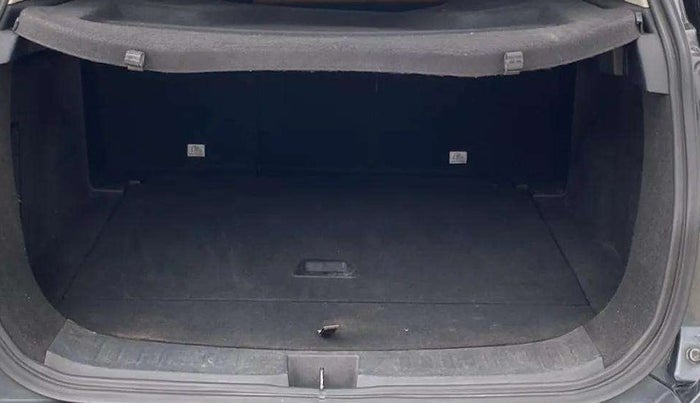 2019 Tata Harrier XZ 2.0L, Diesel, Manual, 96,002 km, Boot Inside