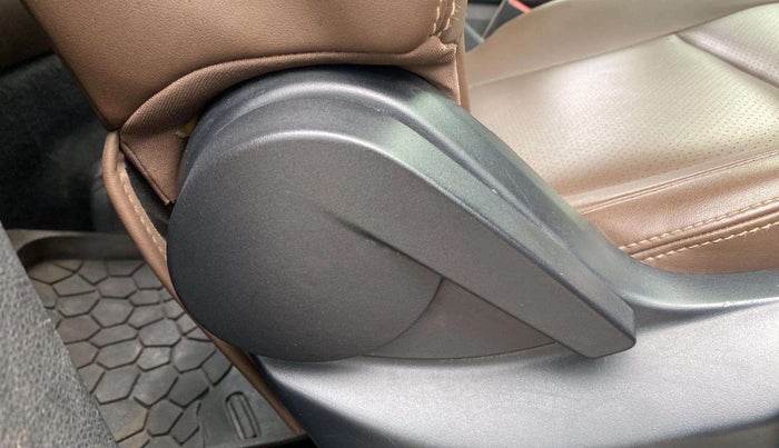 2019 Tata Harrier XZ 2.0L, Diesel, Manual, 96,002 km, Driver Side Adjustment Panel