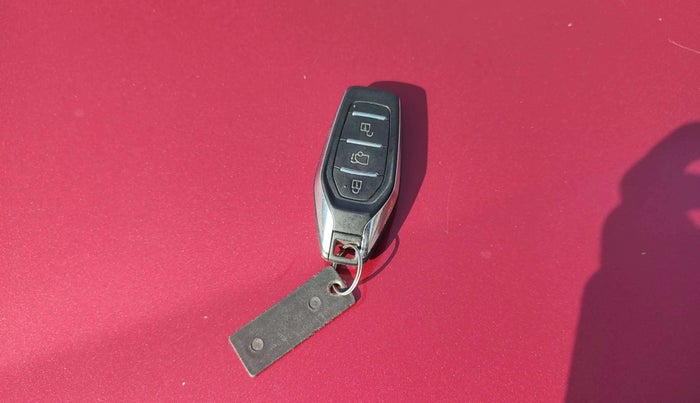 2018 Mahindra XUV500 W7 AT, Diesel, Automatic, 49,233 km, Key Close Up