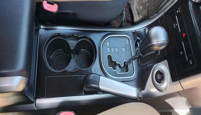 2018 Mahindra XUV500 W7 AT, Diesel, Automatic, 49,233 km, Gear Lever