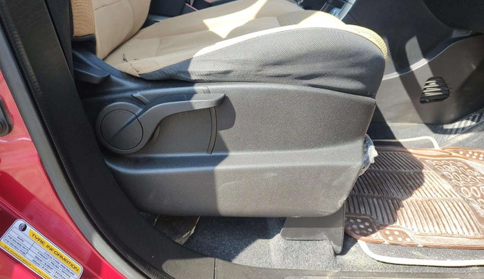 2018 Mahindra XUV500 W7 AT, Diesel, Automatic, 49,233 km, Driver Side Adjustment Panel