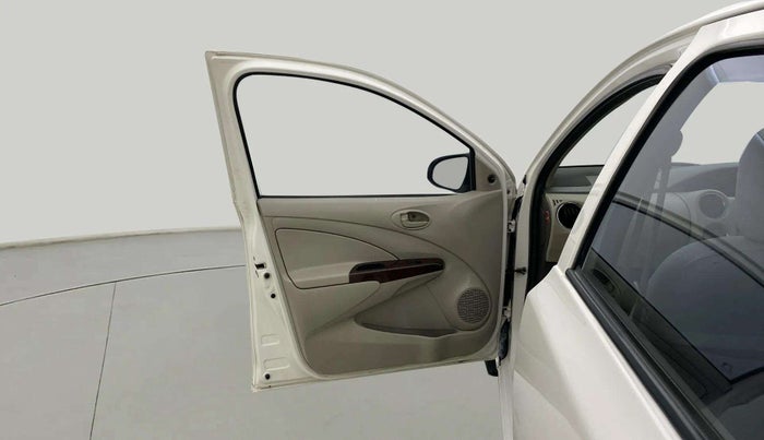 2016 Toyota Etios Liva G, CNG, Manual, 87,348 km, LHS Front Door