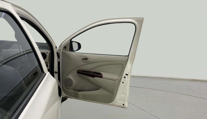 2016 Toyota Etios Liva G, CNG, Manual, 87,348 km, RHS Front Door