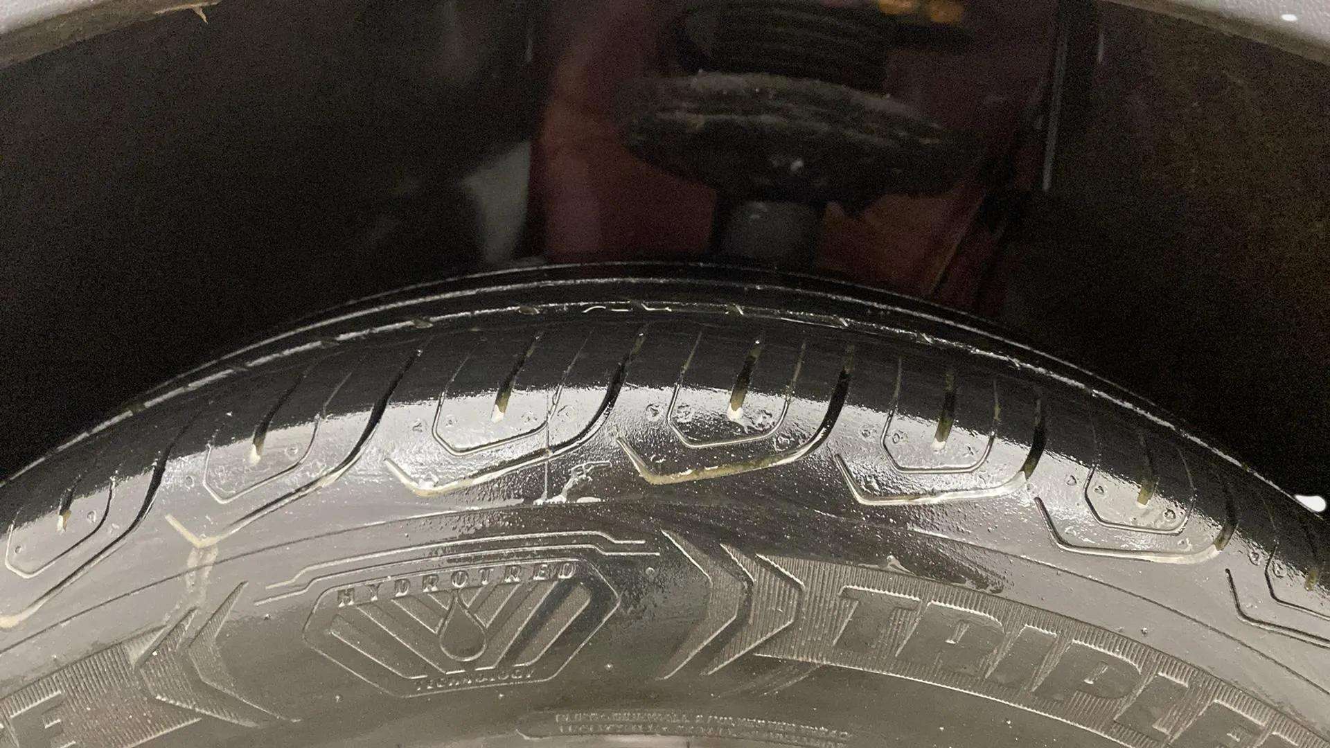 LHS-Front-Tyre-Tread-20