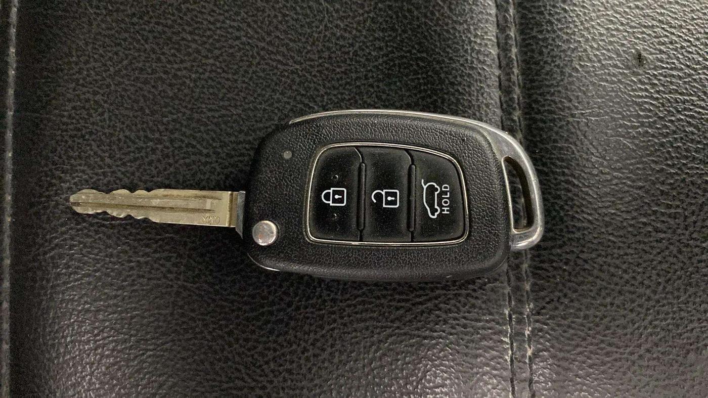 2022 Hyundai VENUE S 1.2, Petrol, Manual, 36,908 km, Key Close Up