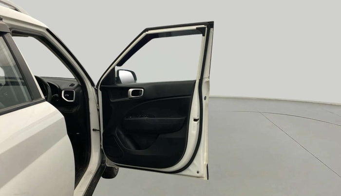2022 Hyundai VENUE S 1.2, Petrol, Manual, 36,908 km, RHS Front Door